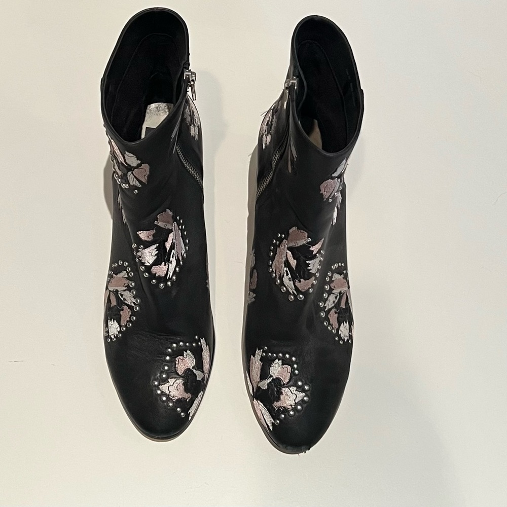 Dolce Vita Black Leather Bootie Pink Floral Print Size 10.5-11